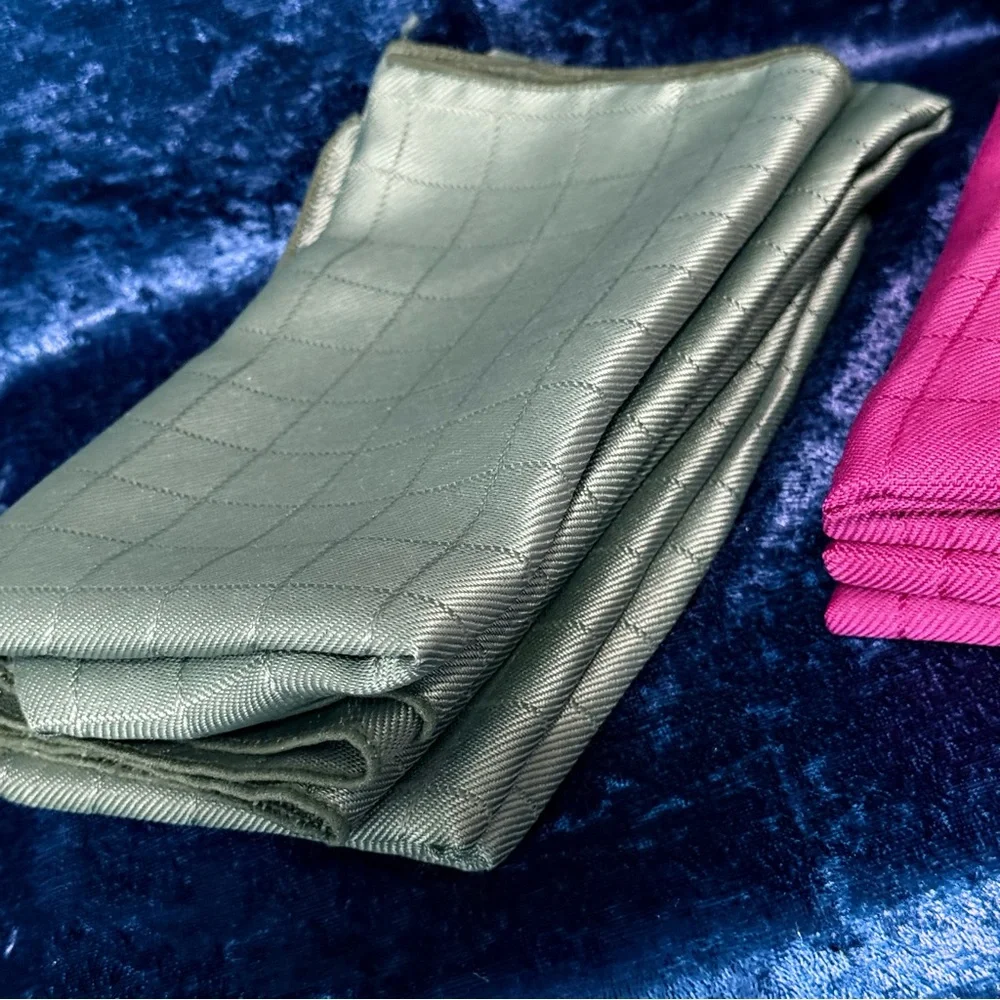 (8) Holiday Napkins - 4 Red/4 Green  - Muted Tones 16